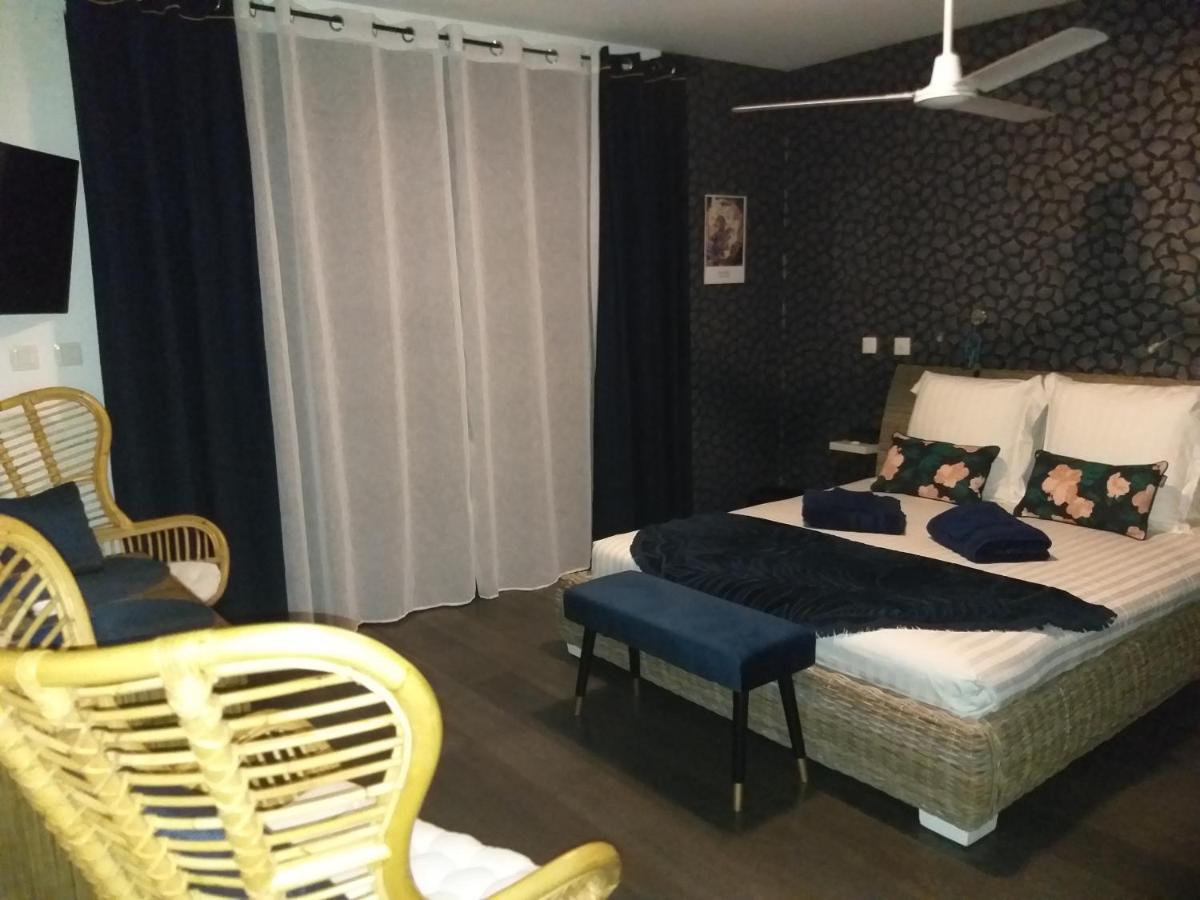 Suite Indigo Jacuzzi Prive Piscine Vue Mer Acces Cuisine Laverie Saint Pierre Εξωτερικό φωτογραφία